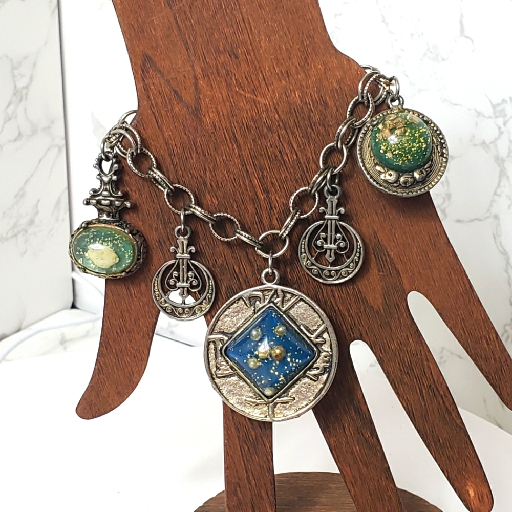 VINTAGE CONFETTI LUCITE Charm Bracelet